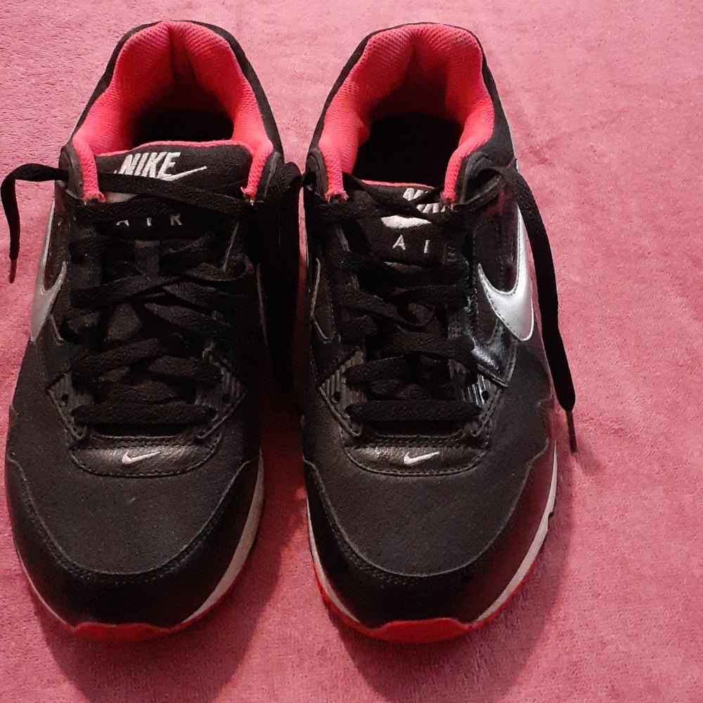 Nike AIR Tennis Shoes